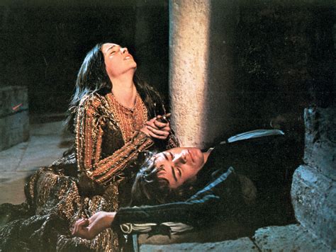 Romeo And Juliet! A Shakespearean Tragedy Transposed onto Hollywood's Silver Screen!